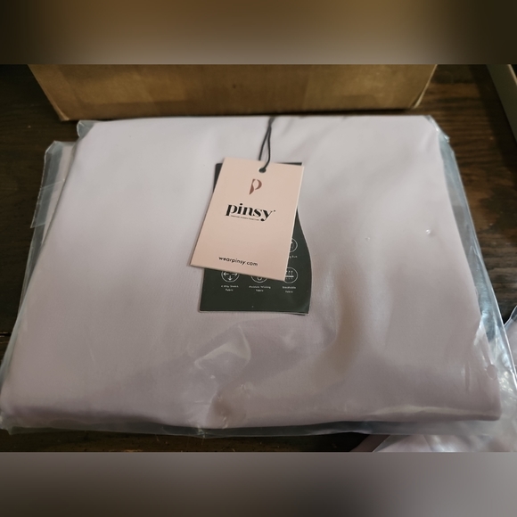 Pinsy Scoop Tank Hourglass Shapewear Thong Bodysuit NWT - Picture 8 of 8